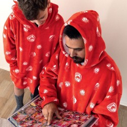 Κουβέρτα Fleece Με Κουκούλα & Μανίκια Official Team Licenced Olympiakos Huhu Flannel Sherpa Palamaiki (90x100) 1Τεμ Κουβέρτα Fleece Με Κουκούλα & Μανίκια Official Team Licenced Olympiakos Huhu Flannel Sherpa Palamaiki (90x100) 1Τεμ